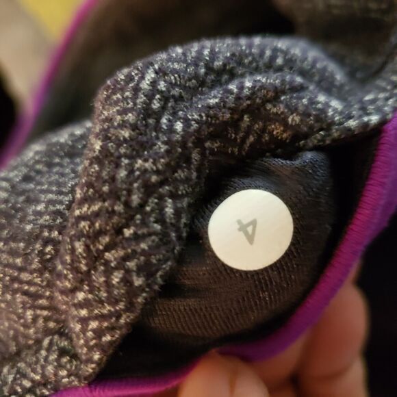 Lululemon Gather and Crow Crop Leggings Black Pink Ankle Slit Women's Size 4 - Picture 8 of 8